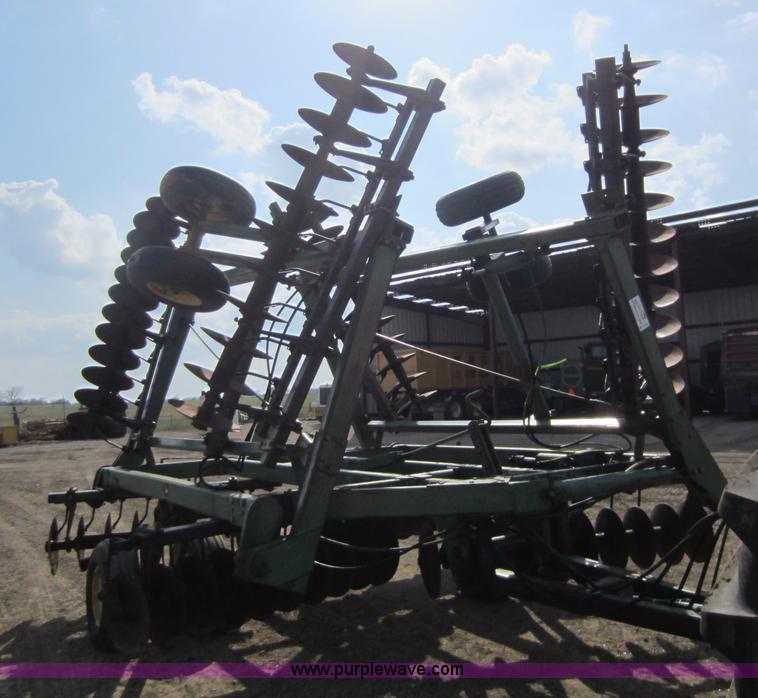 image for item C5370 John Deere 235 disk