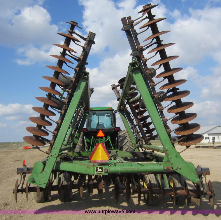 image for item C5370 John Deere 235 disk