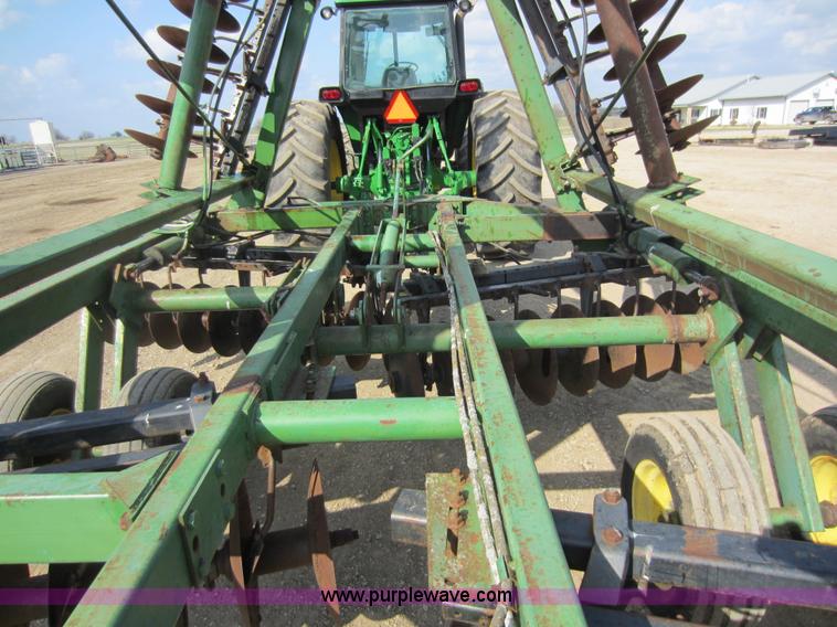 image for item C5370 John Deere 235 disk