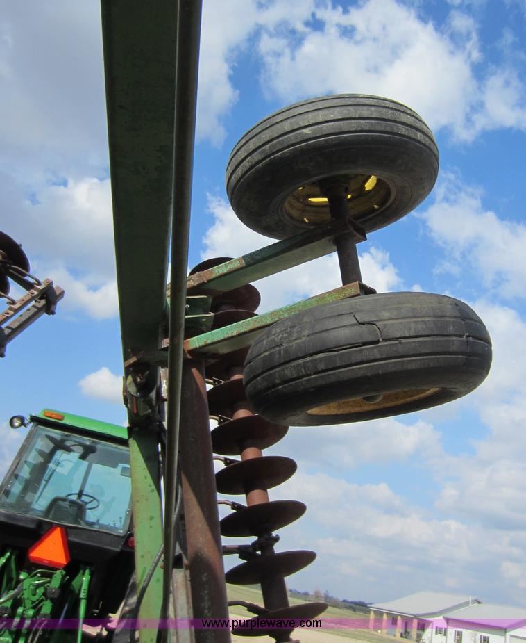 image for item C5370 John Deere 235 disk