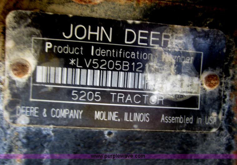 image for item C5404 2000 John Deere 5205 MFWD tractor