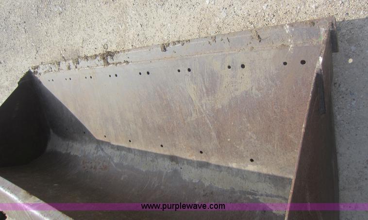 image for item C5404 2000 John Deere 5205 MFWD tractor