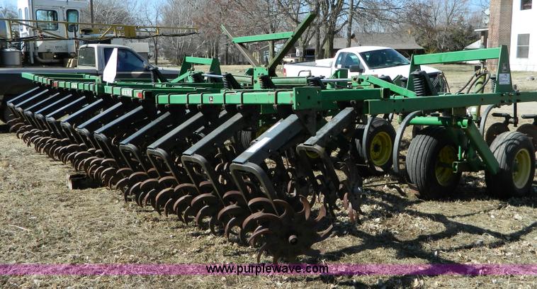 image for item D8917 John Deere 550 Mulch Master