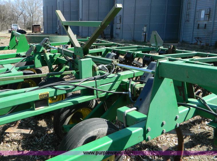 image for item D8917 John Deere 550 Mulch Master
