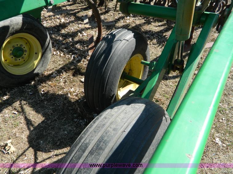 image for item D8917 John Deere 550 Mulch Master
