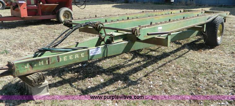 image for item D8918 John Deere stack mover