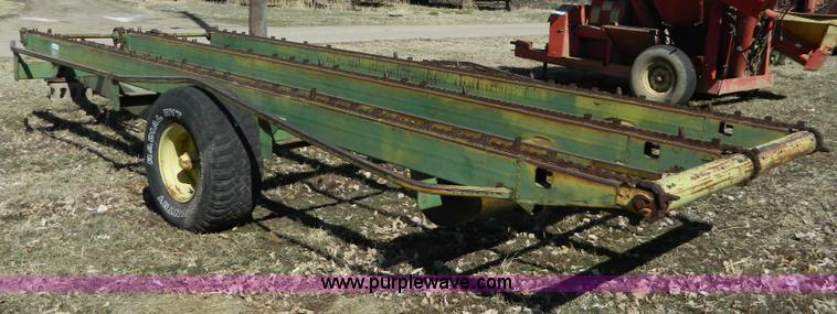image for item D8918 John Deere stack mover