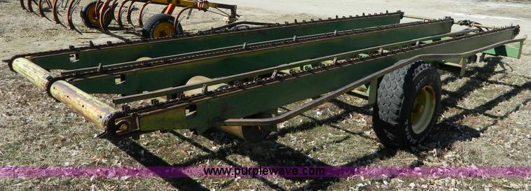 image for item D8918 John Deere stack mover