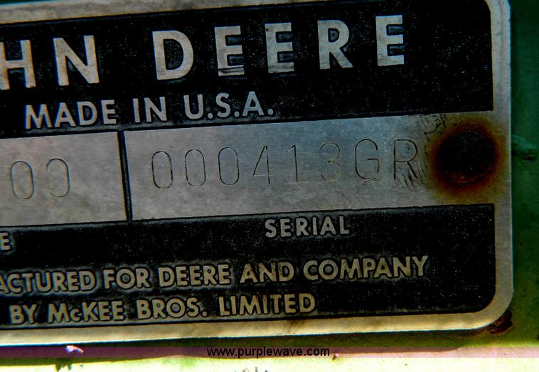 image for item D8918 John Deere stack mover