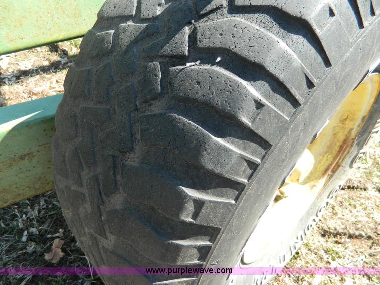 image for item D8918 John Deere stack mover