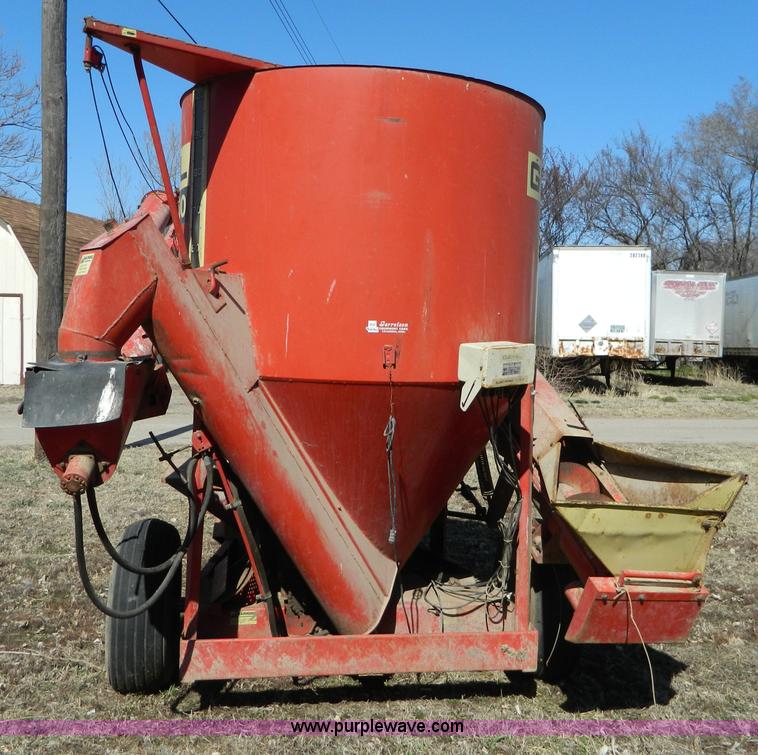 image for item D8919 Gehl 100 mixer