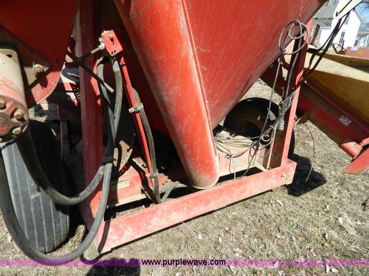 image for item D8919 Gehl 100 mixer