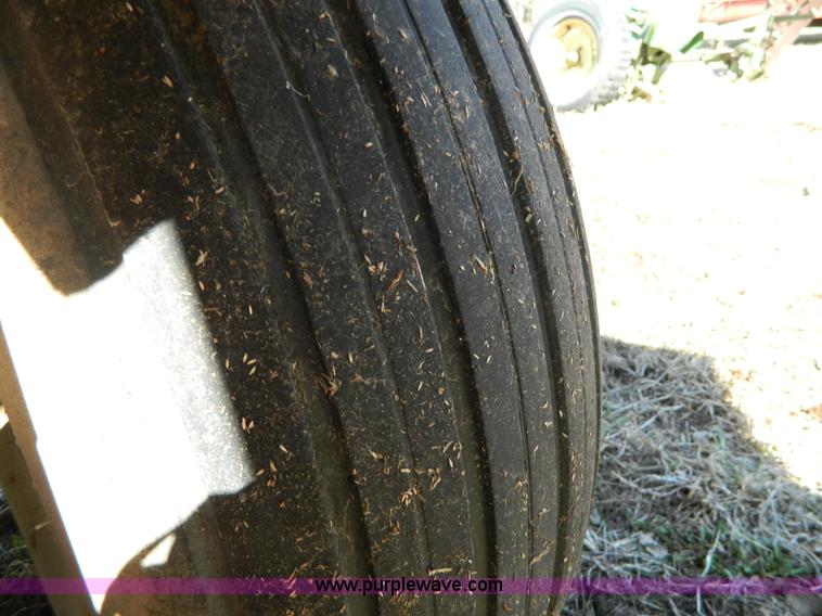 image for item D8919 Gehl 100 mixer