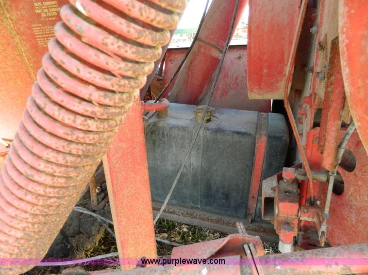 image for item D8919 Gehl 100 mixer