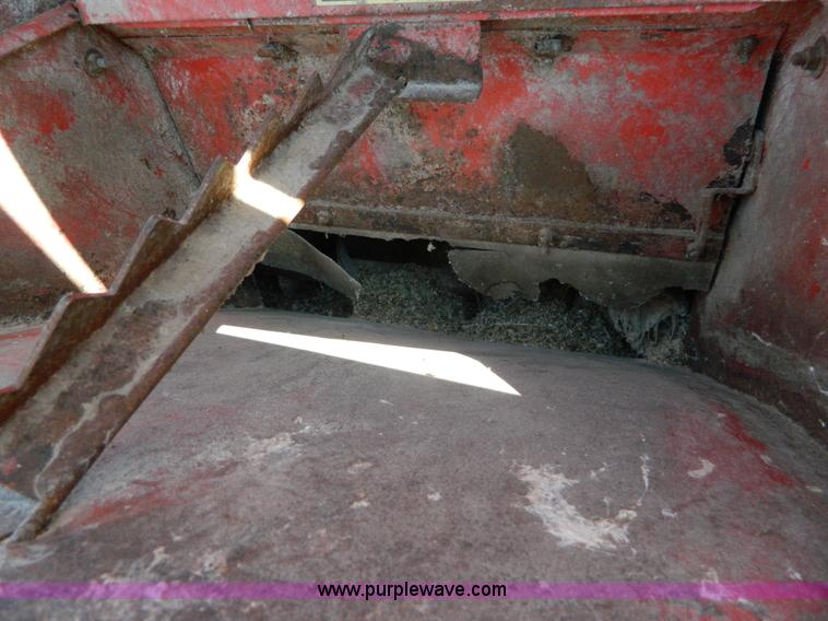 image for item D8919 Gehl 100 mixer