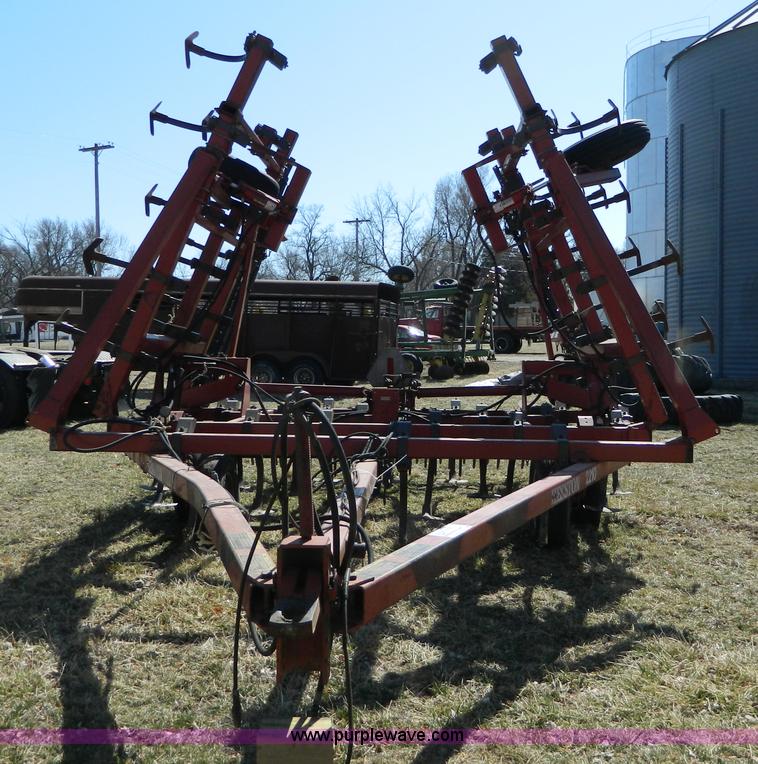 image for item D8922 Hesston 2210 field cultivator
