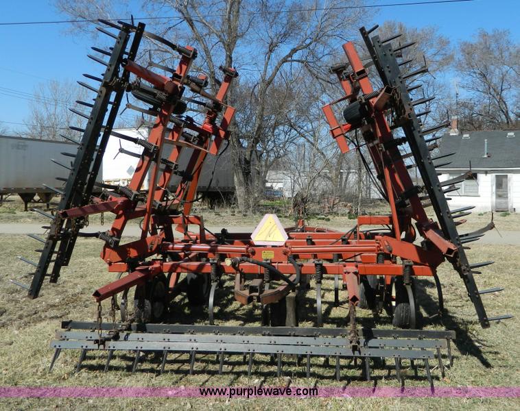 image for item D8922 Hesston 2210 field cultivator