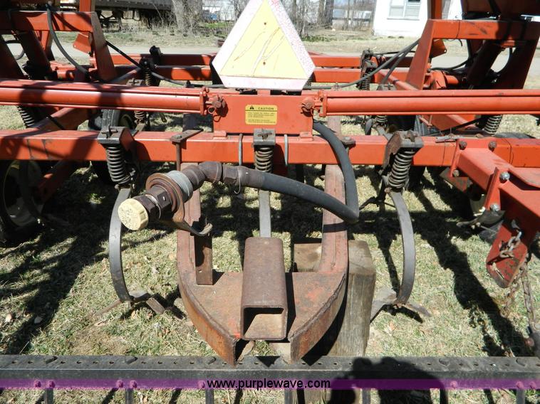 image for item D8922 Hesston 2210 field cultivator
