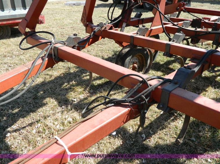 image for item D8922 Hesston 2210 field cultivator