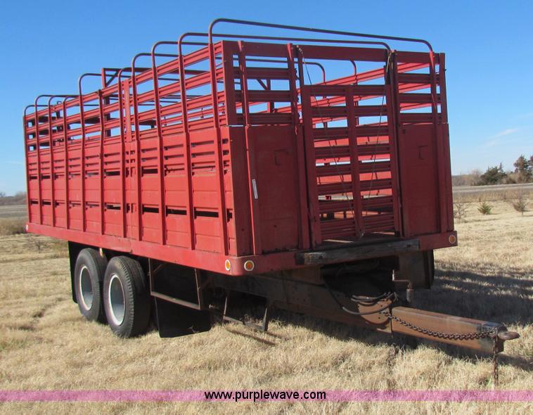 image for item D9214 1956 24' cattle pup trailer