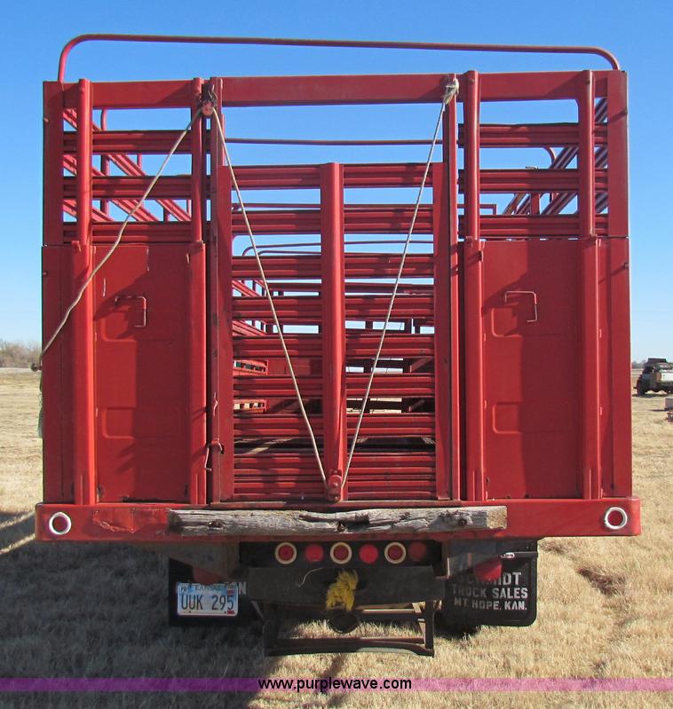 image for item D9214 1956 24' cattle pup trailer