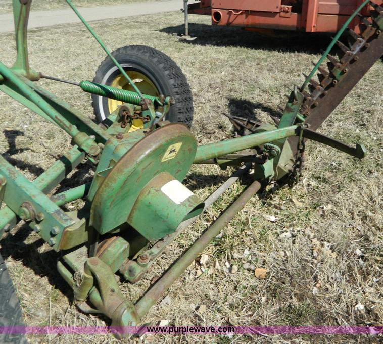 image for item E9473 John Deere sickle bar mower