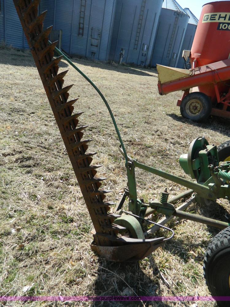 image for item E9473 John Deere sickle bar mower