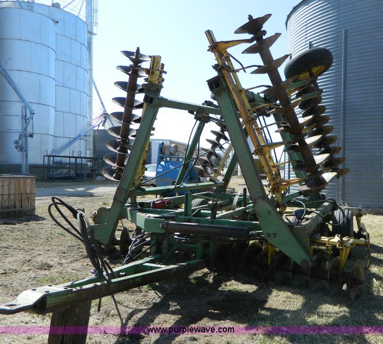 image for item E9479 John Deere 29' disk