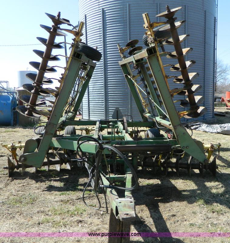 image for item E9479 John Deere 29' disk