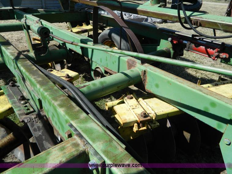 image for item E9479 John Deere 29' disk