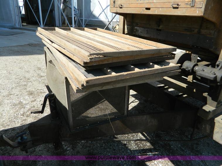 image for item E9482 Huntley portable seed cleaner