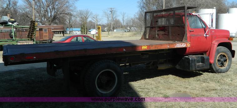 image for item E9483 1986 Chevrolet C70 flatbed truck