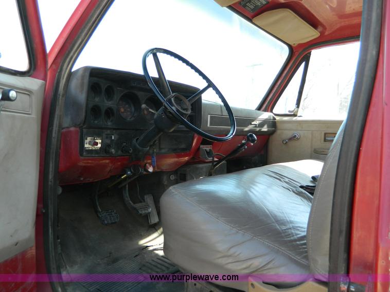 image for item E9483 1986 Chevrolet C70 flatbed truck