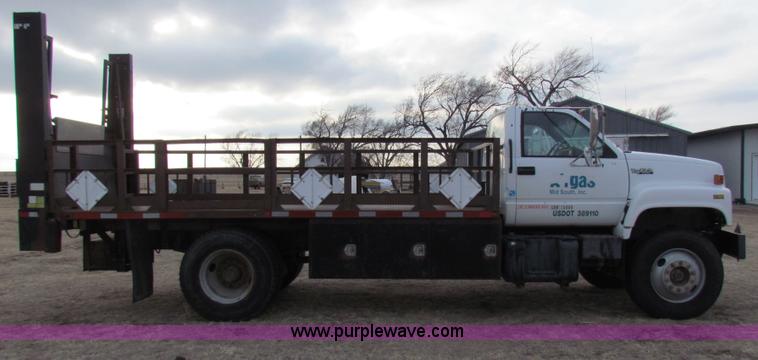 image for item F9176 1990 GMC TopKick truck with end gate lift