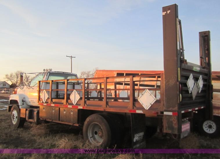 image for item F9176 1990 GMC TopKick truck with end gate lift