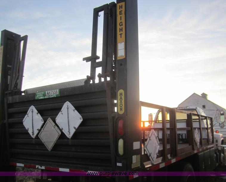 image for item F9176 1990 GMC TopKick truck with end gate lift