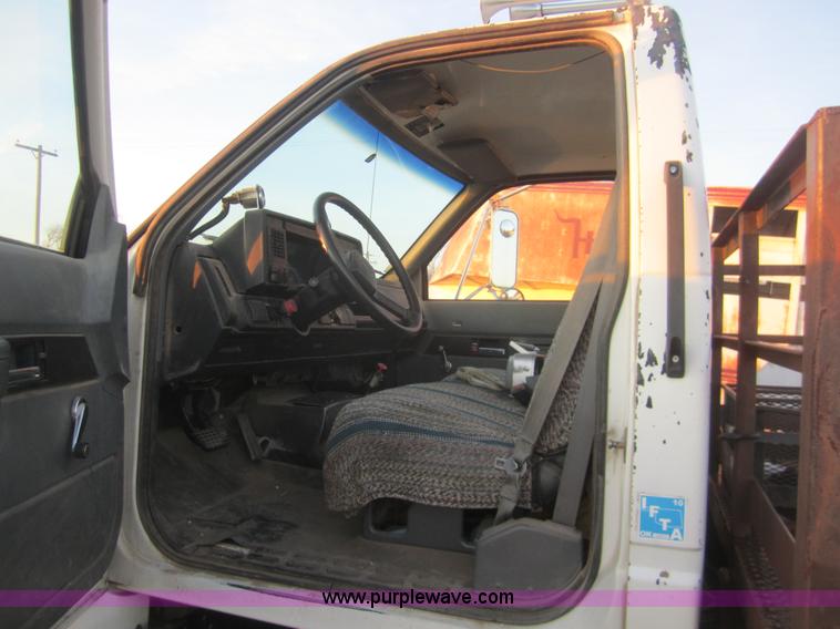 image for item F9176 1990 GMC TopKick truck with end gate lift