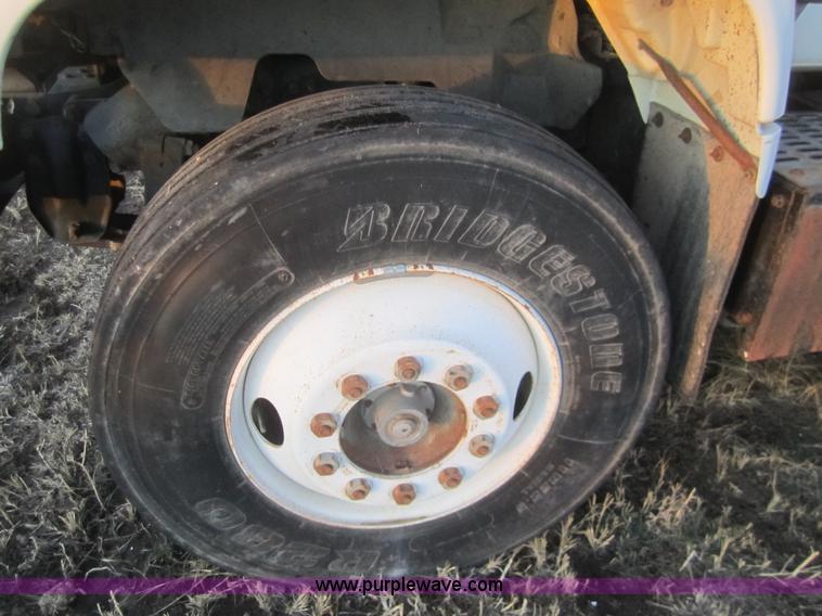 image for item F9176 1990 GMC TopKick truck with end gate lift