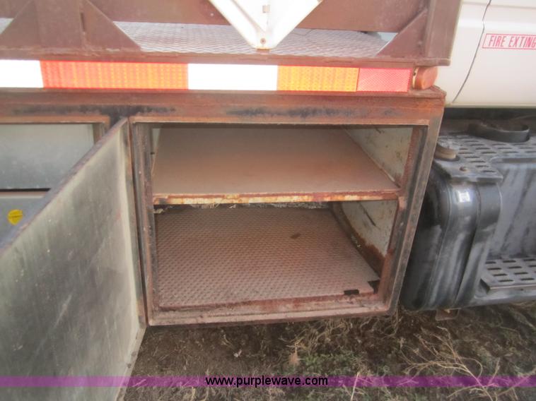 image for item F9176 1990 GMC TopKick truck with end gate lift