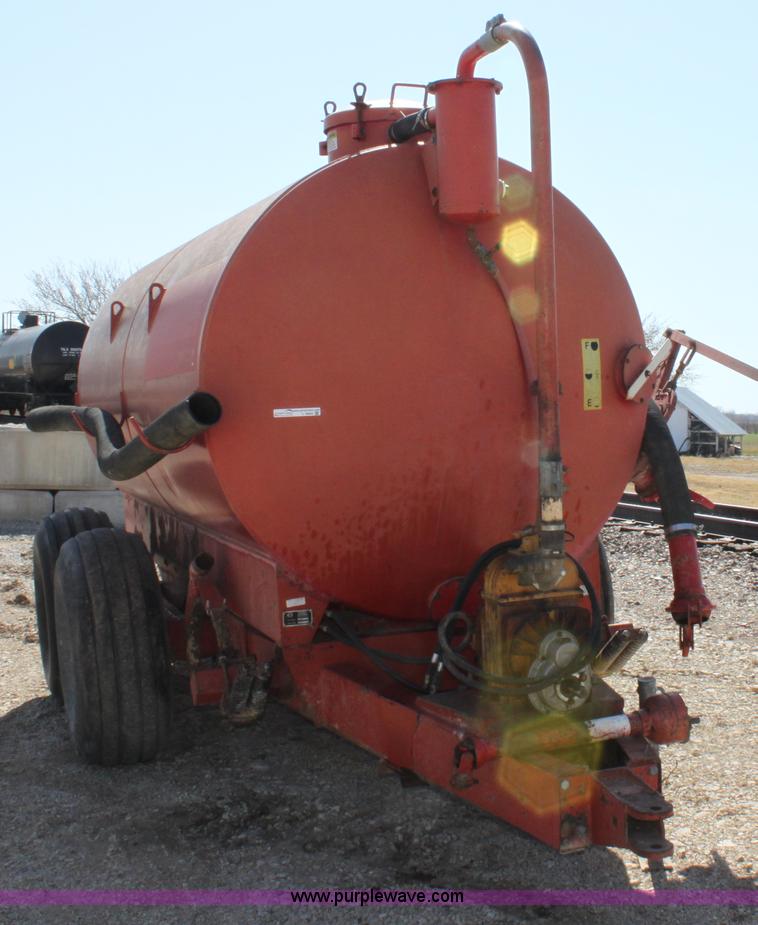 image for item L9604 Calumet V2250 honey wagon