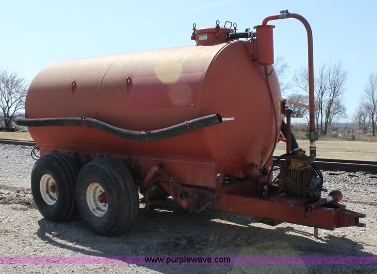 image for item L9604 Calumet V2250 honey wagon