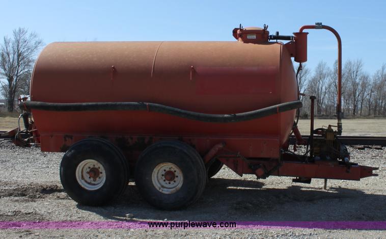 image for item L9604 Calumet V2250 honey wagon