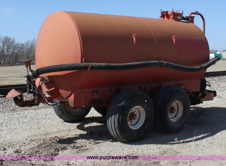 image for item L9604 Calumet V2250 honey wagon