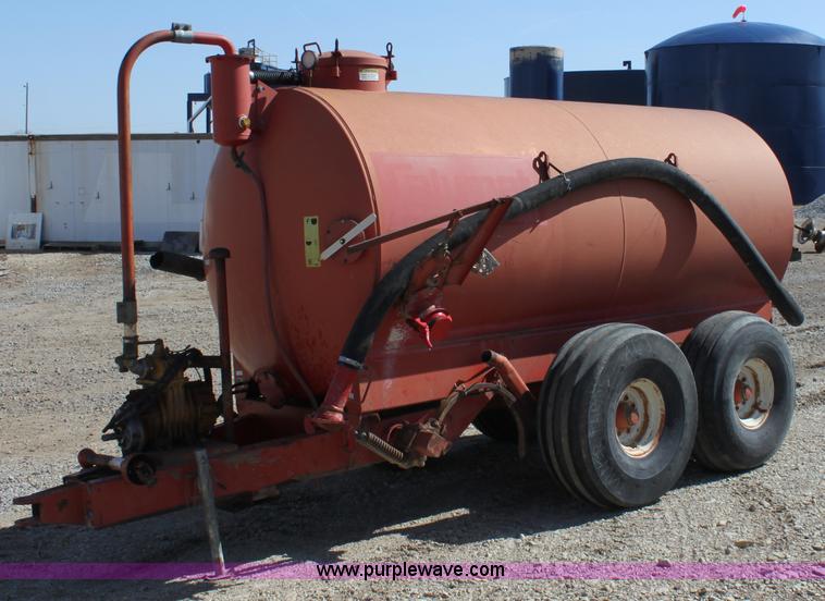 image for item L9604 Calumet V2250 honey wagon