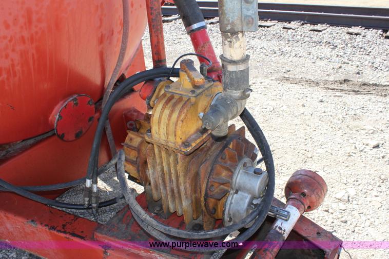 image for item L9604 Calumet V2250 honey wagon