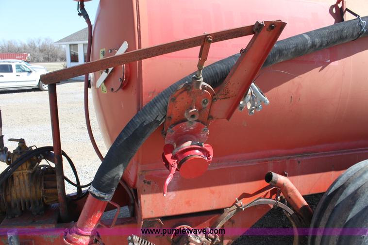 image for item L9604 Calumet V2250 honey wagon