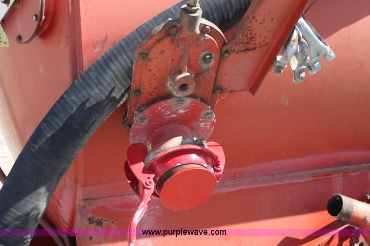 image for item L9604 Calumet V2250 honey wagon