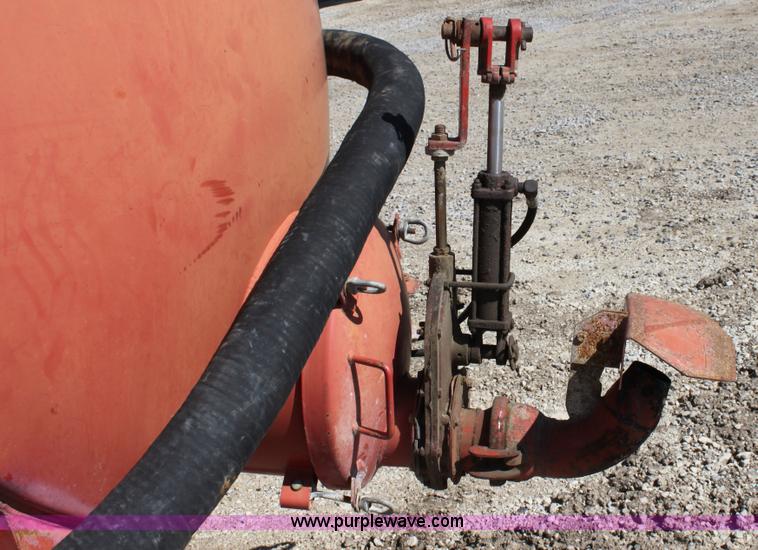 image for item L9604 Calumet V2250 honey wagon