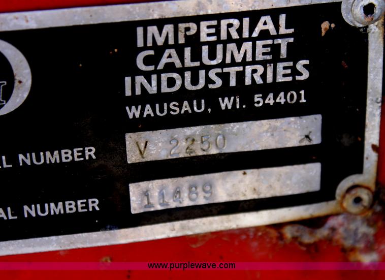 image for item L9604 Calumet V2250 honey wagon