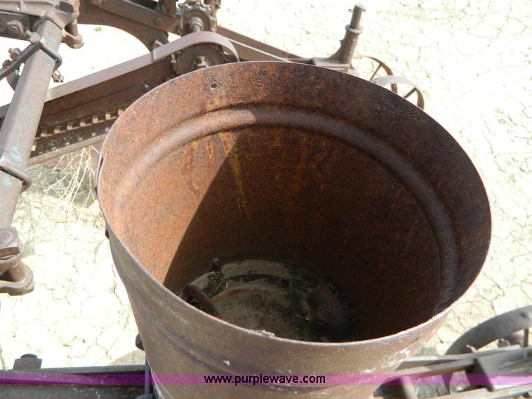 image for item T9758 John Deere two row lister